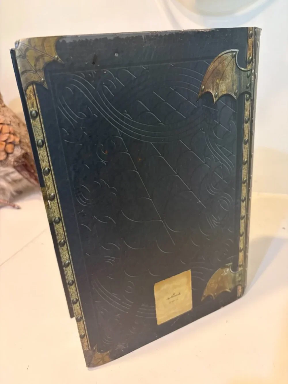HALLMARK SPELLS POTIONS & CREEPY CONCOCTIONS HALLOWEEN TALKING CANDY BOX Works!